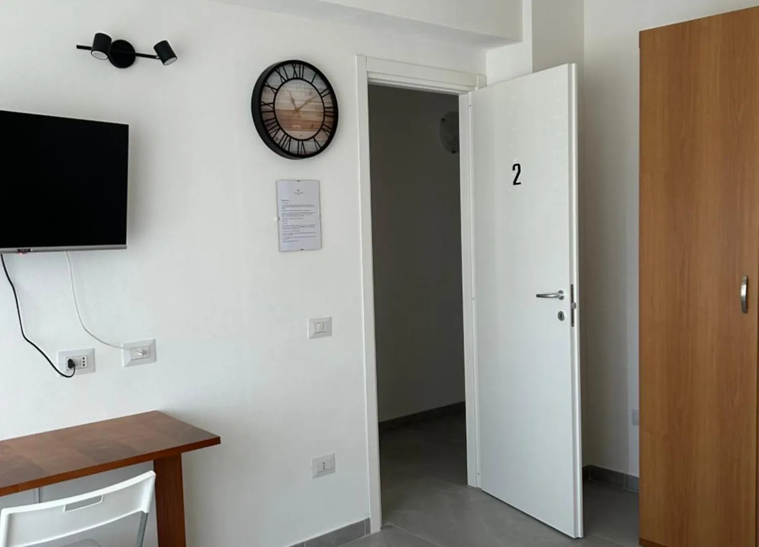 Piccola Flo Rooms Cagliari 0*,  Italia